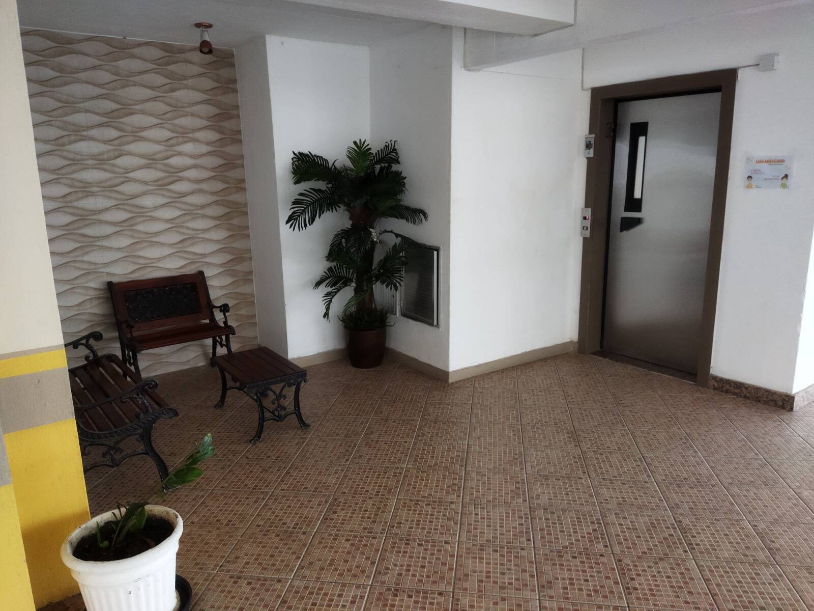 Apartamento à venda com 2 quartos, 70m² - Foto 3