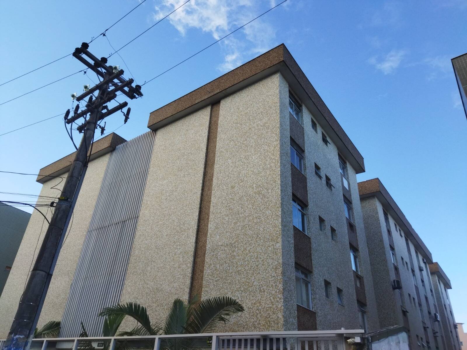 Apartamento à venda com 2 quartos, 70m² - Foto 1